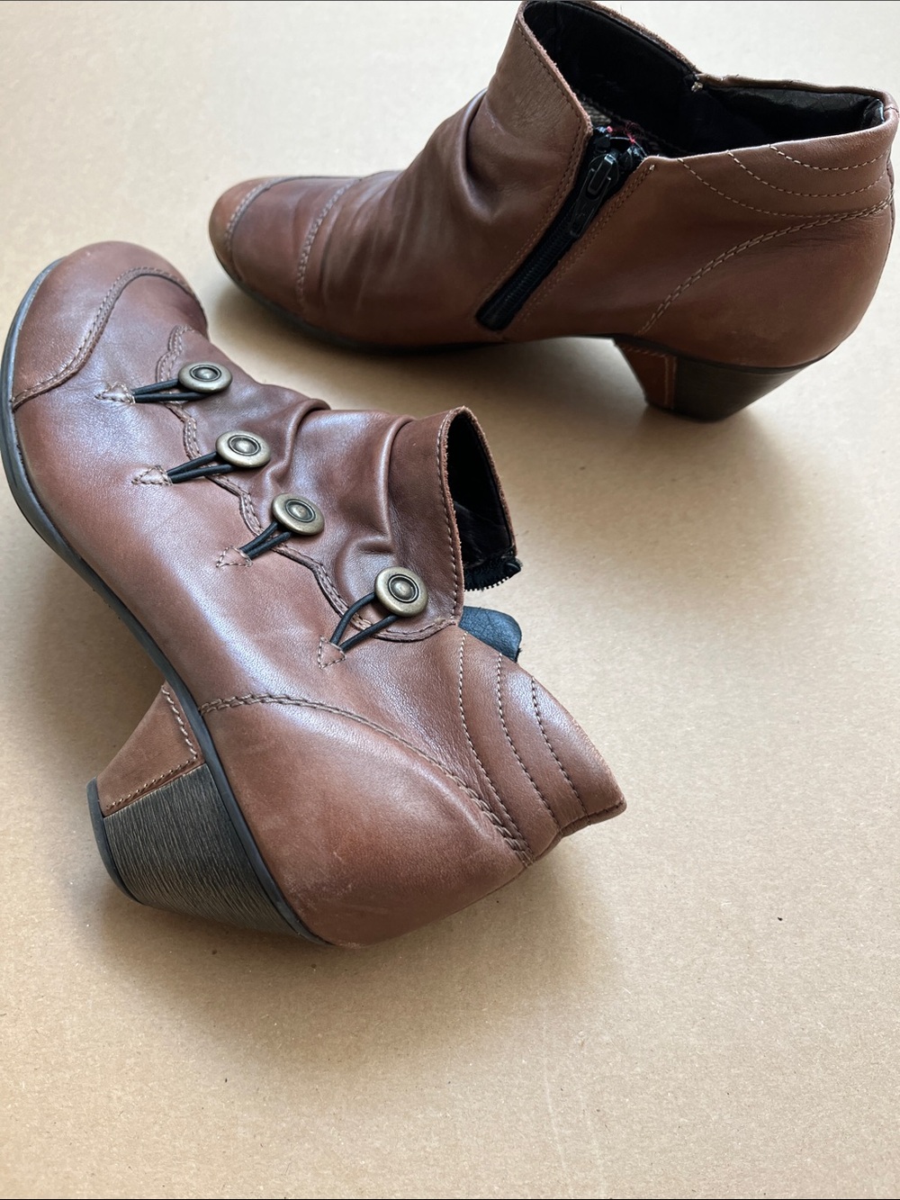 Remonte Dorndorf Brown Leather Slouchy Ankle Boots 4-Button Detail EU 41 US 9.5